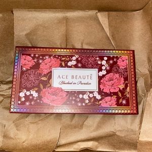 Ace beautē blush in paradise pallet